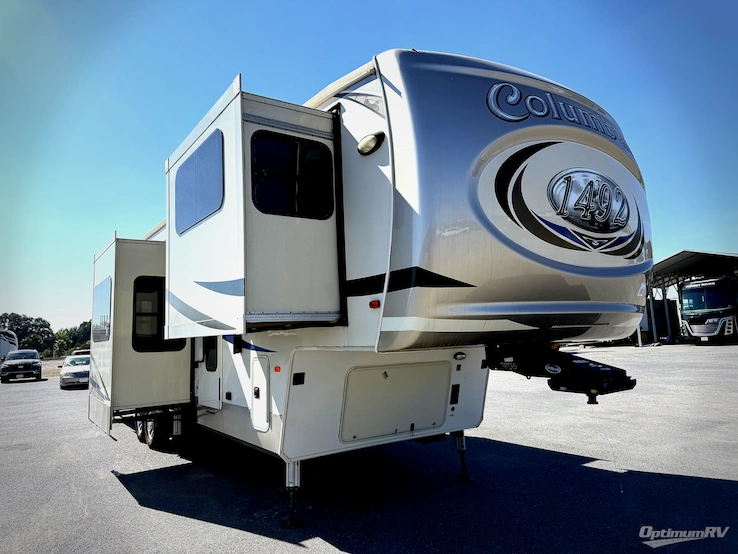 2019 Palomino Columbus 1492 389FL RV Photo 1