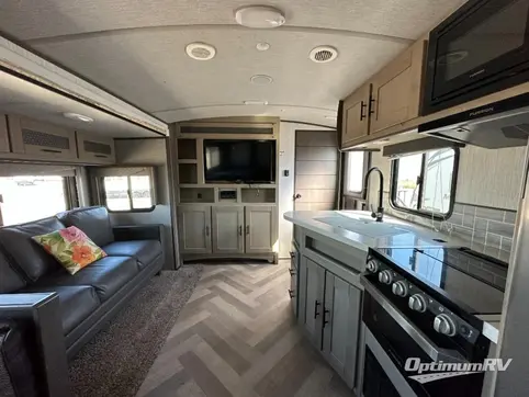 2021 Cruiser Twilight Signature TWS 3300 RV Photo 4