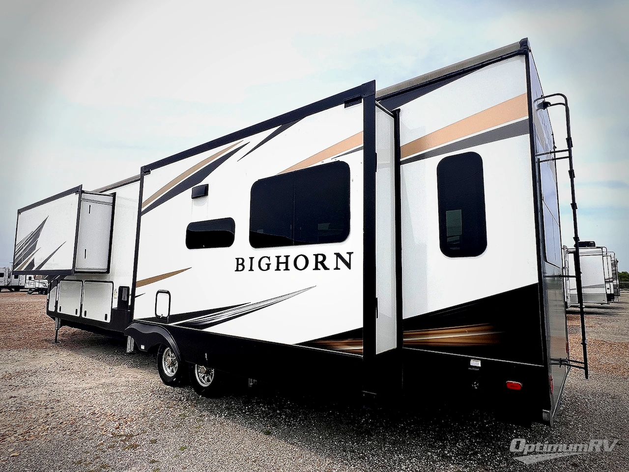 2022 Heartland Bighorn 3960LS Photo 3