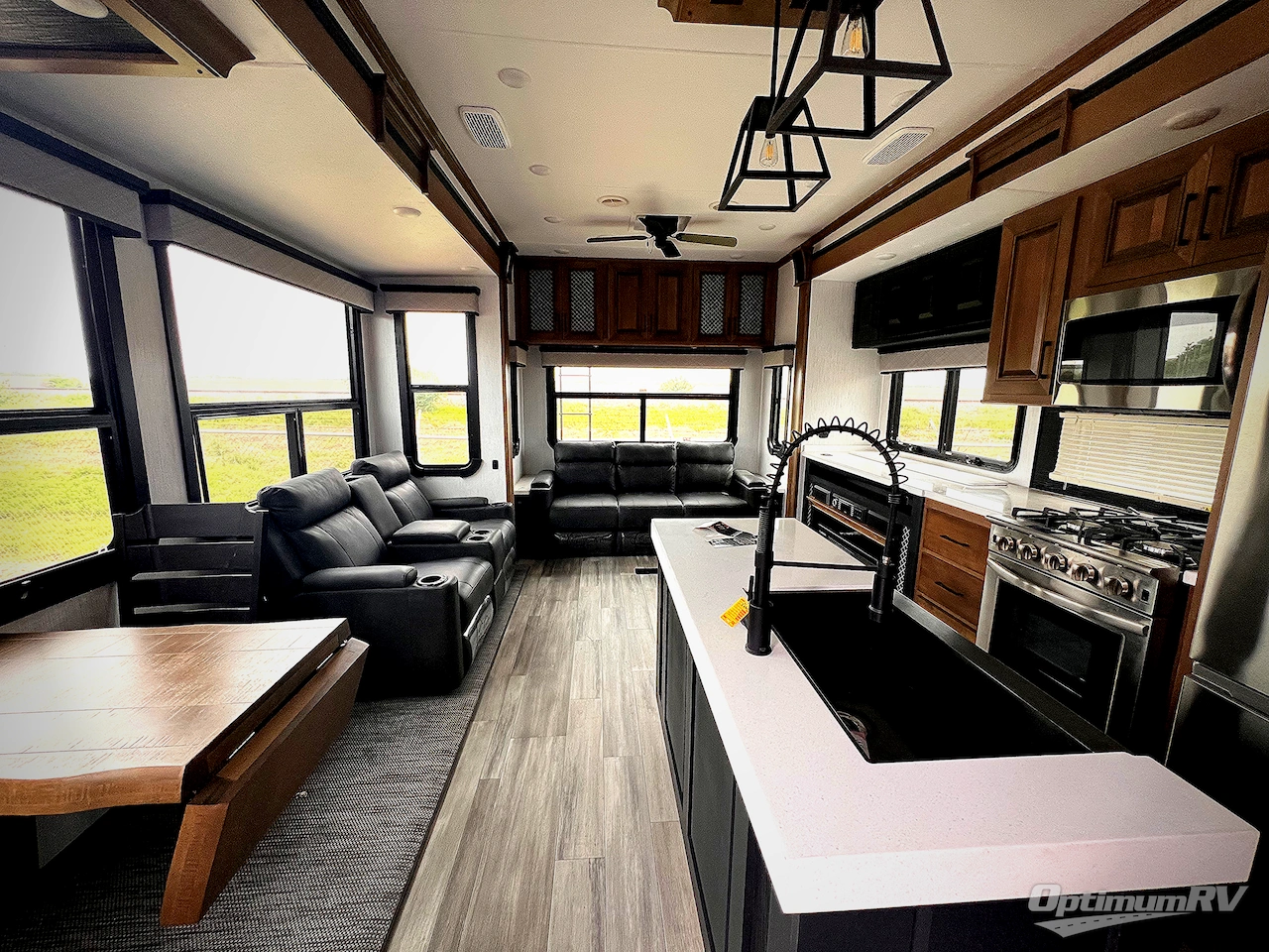 2022 Heartland Bighorn 3960LS Photo 4
