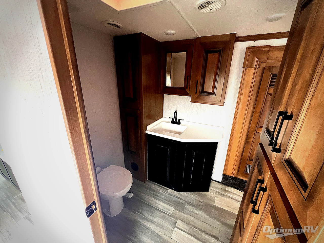 2022 Heartland Bighorn 3960LS Photo 16