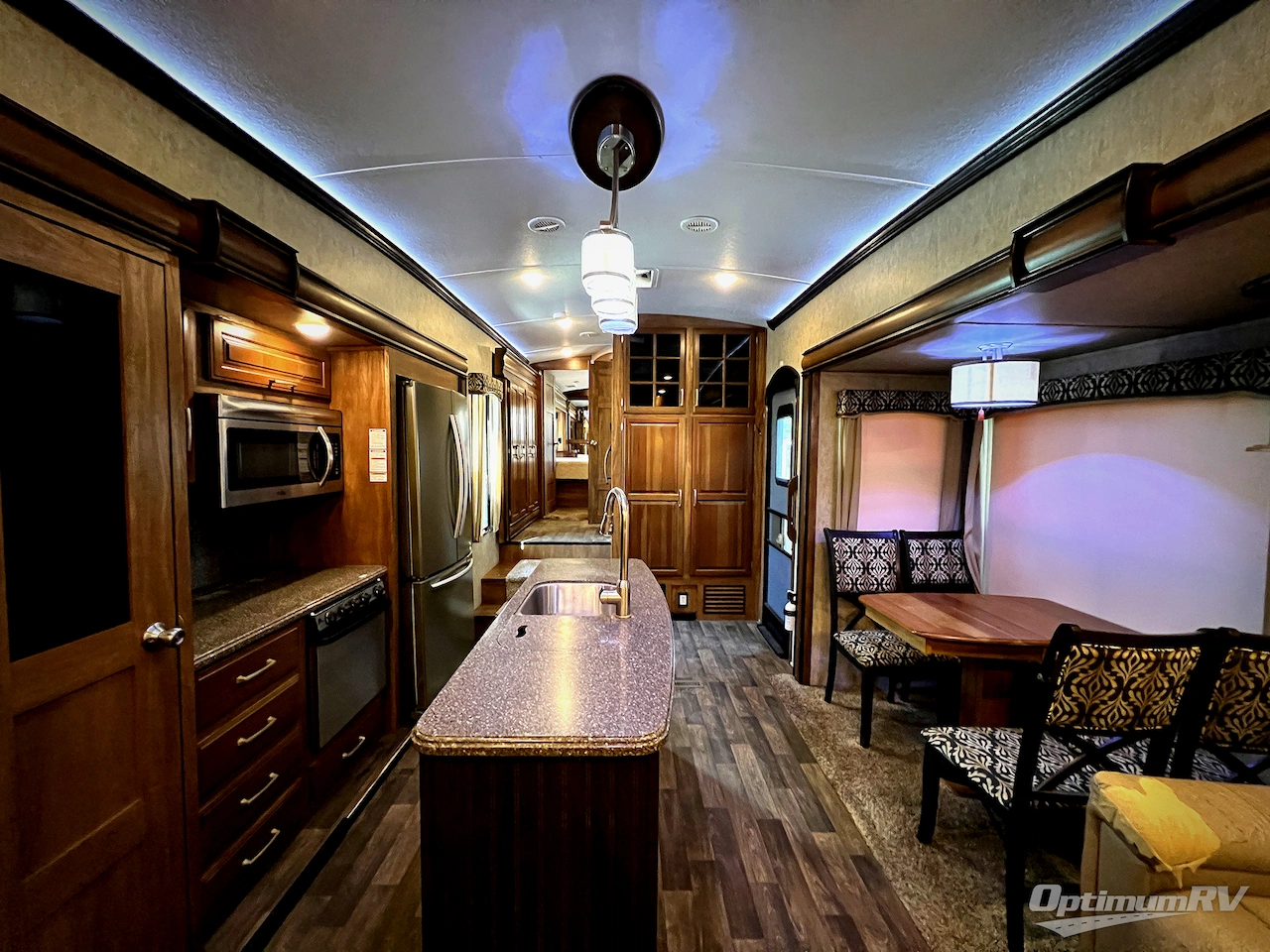 2017 Keystone Montana 3721RL Photo 3