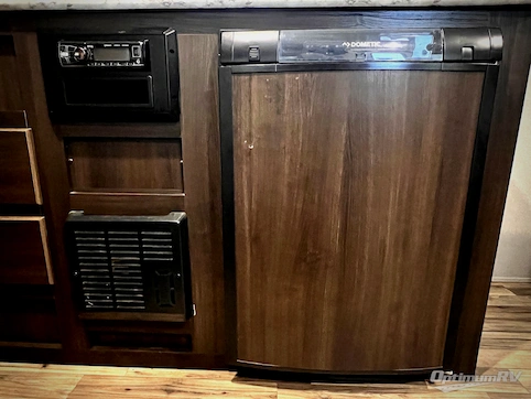 2019 Keystone Springdale Mini 1700FQ RV Photo 3