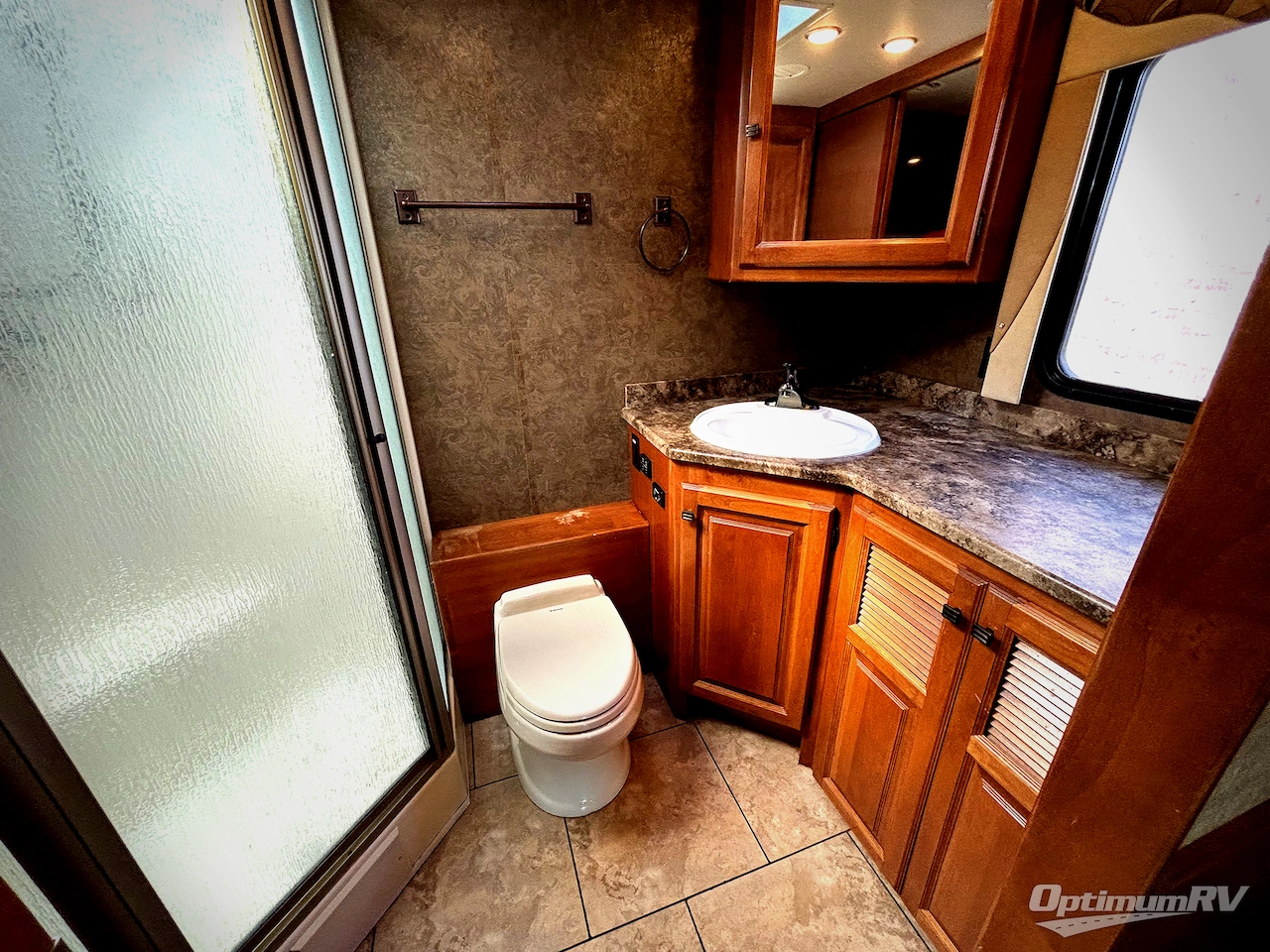 2013 Tiffin Allegro 36 LA Photo 16