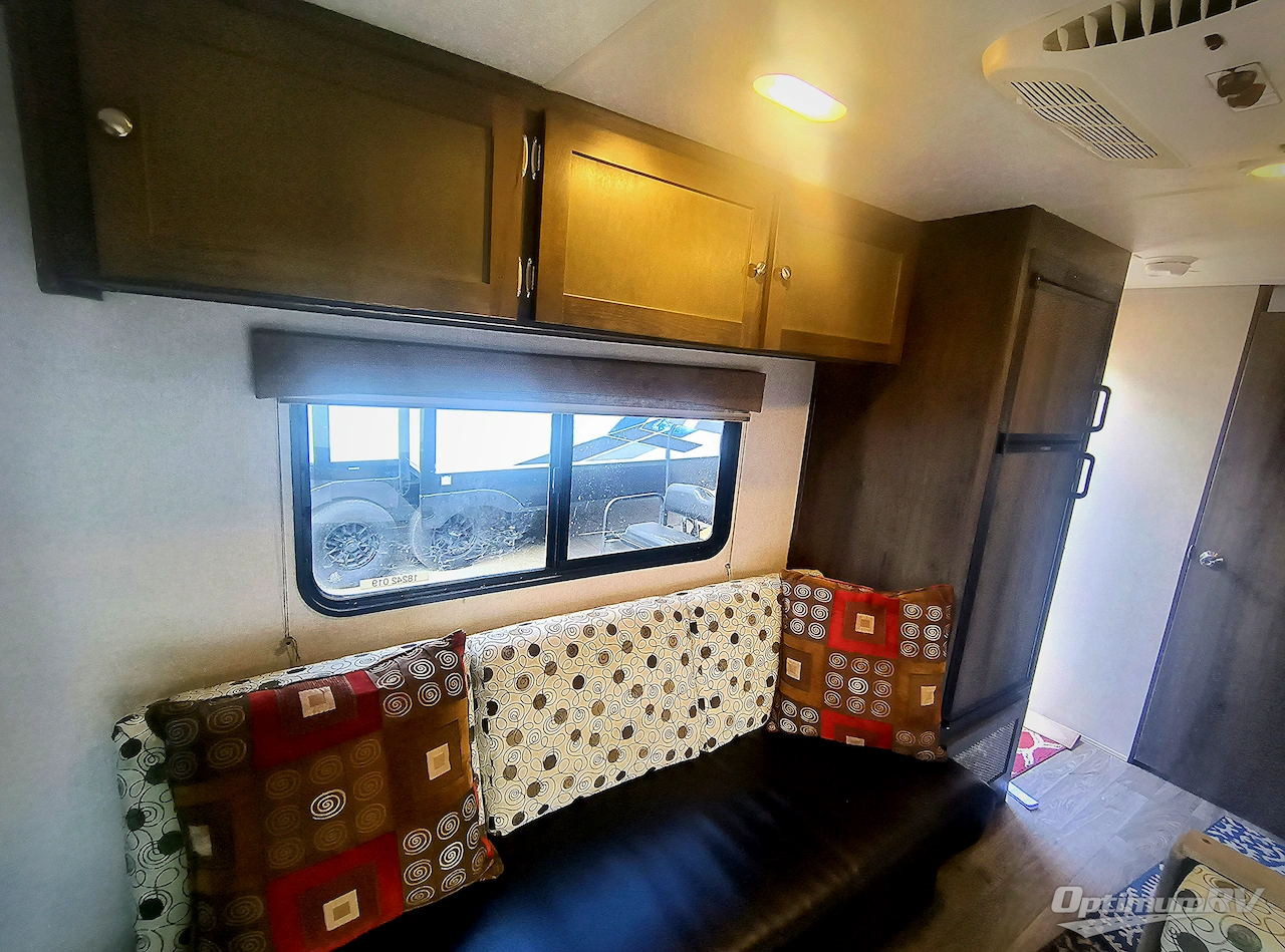 2019 Coachmen Clipper Ultra-Lite 21FQ Photo 7