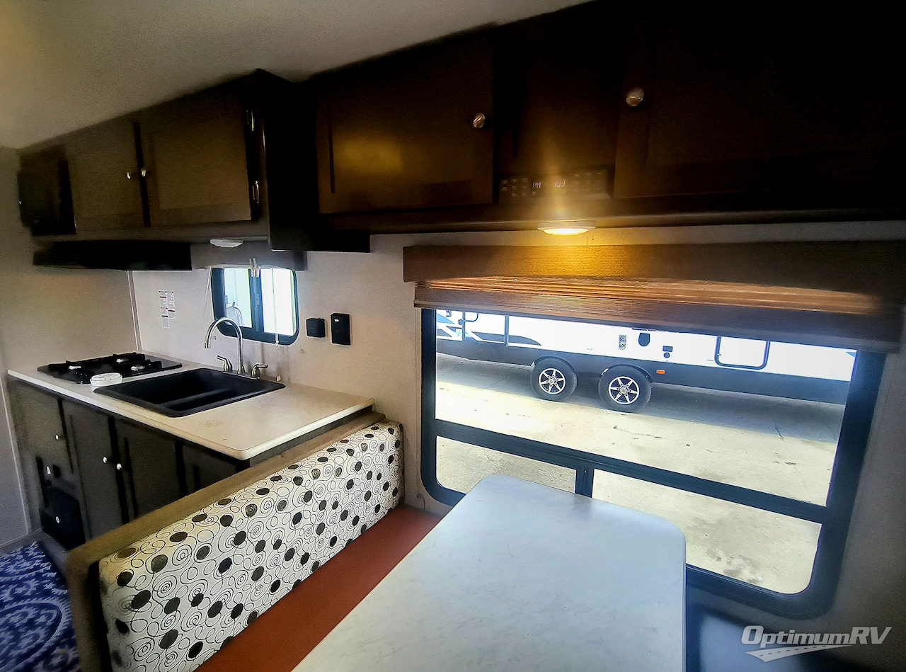 2019 Coachmen Clipper Ultra-Lite 21FQ Photo 8