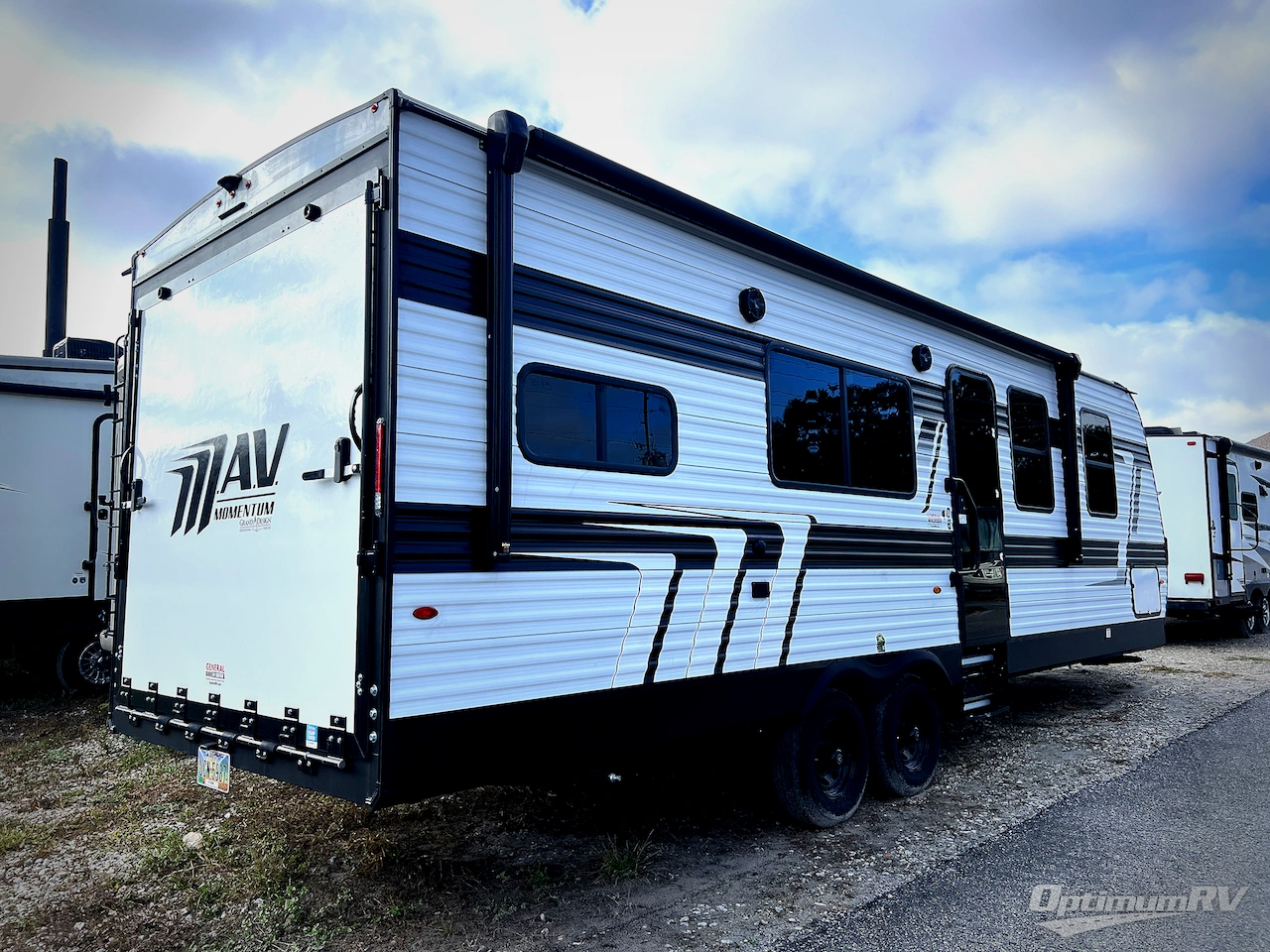 2025 Grand Design Momentum MAV 27MAV Photo 3