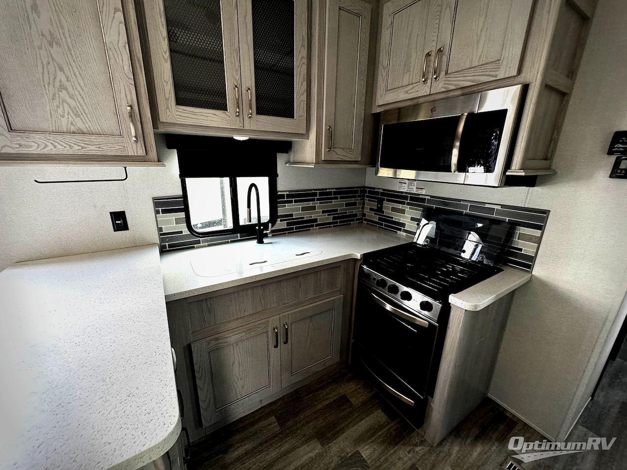 2021 Keystone Montana High Country 377FL Photo 3