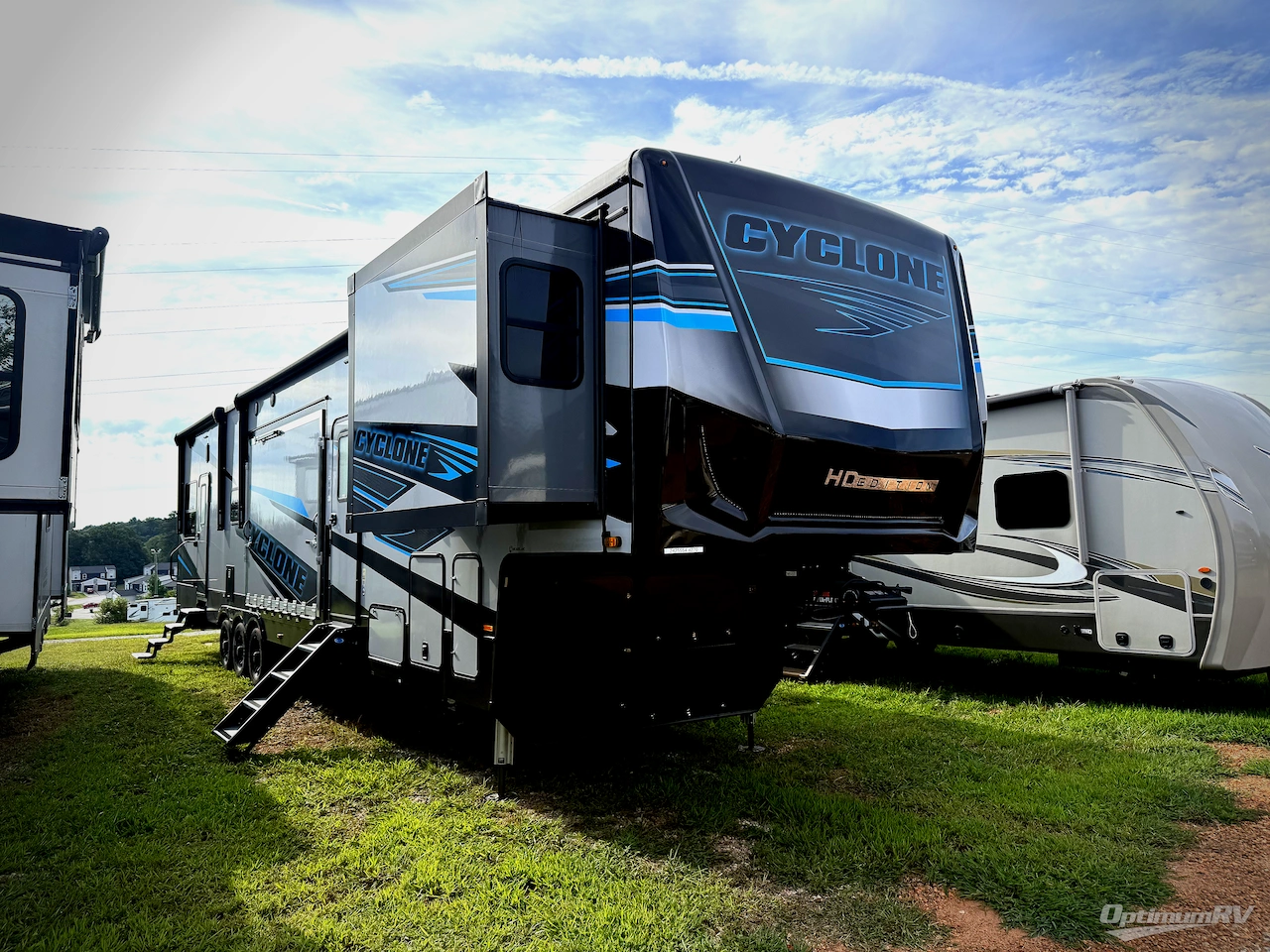 2025 Heartland Cyclone 4270 Photo 1