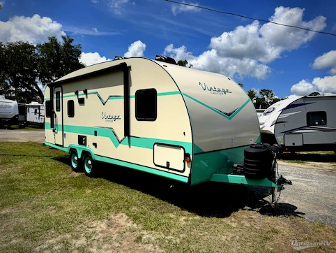 Used 2024 Gulf Stream Vintage Cruiser 23TWS Featured Photo