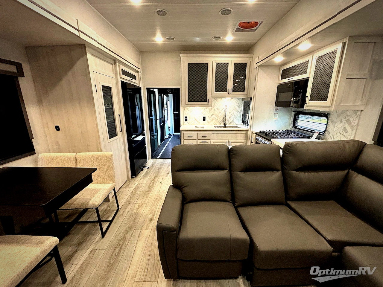 2025 East To West Takoda 399TH Photo 4