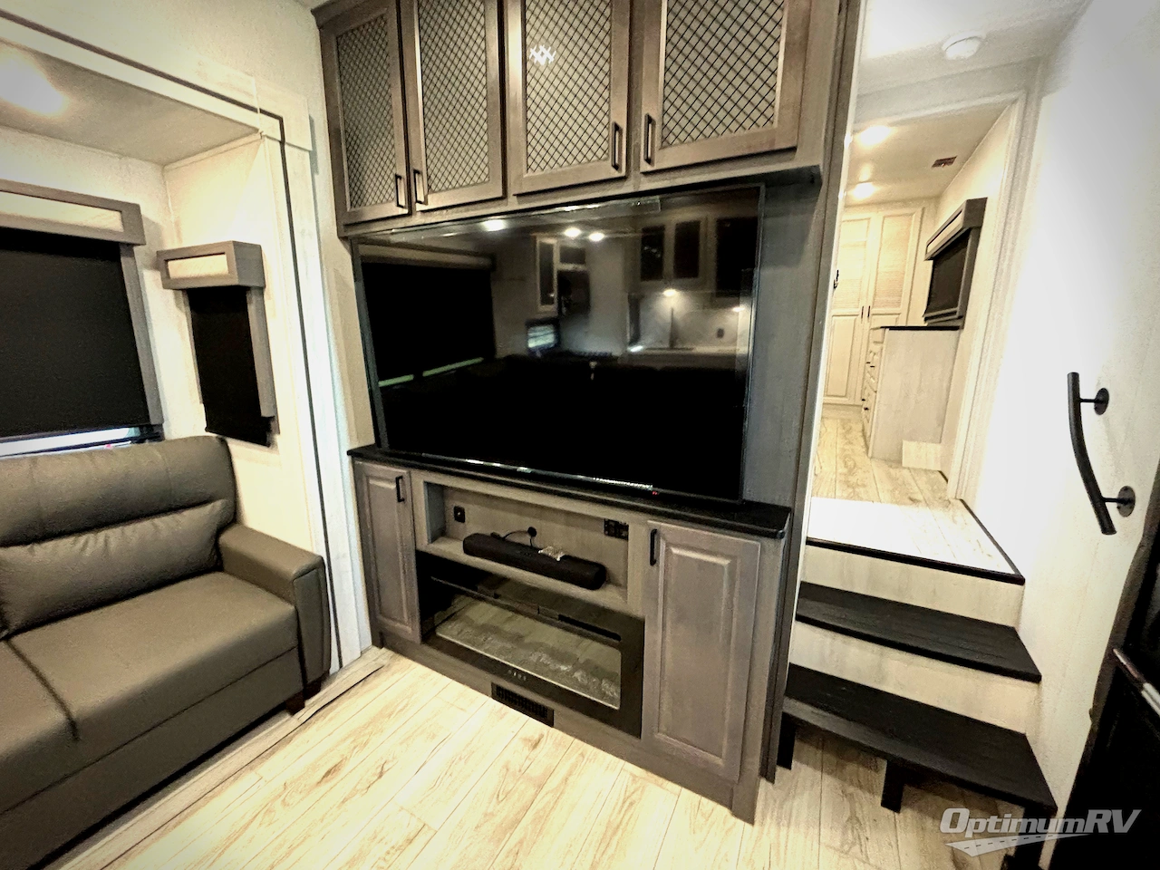 2025 East To West Takoda 399TH Photo 16