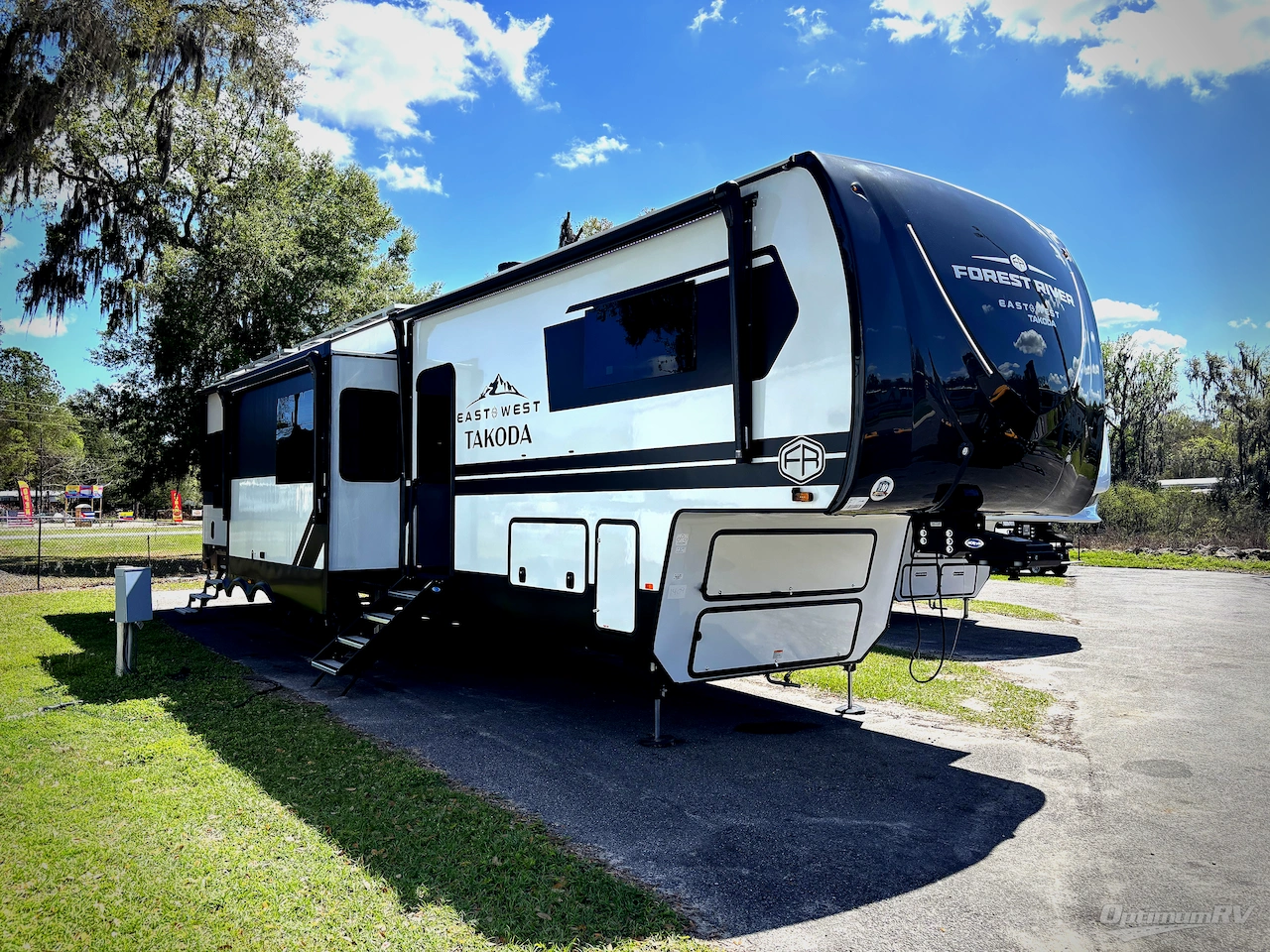 2025 East To West Takoda 399TH Photo 1