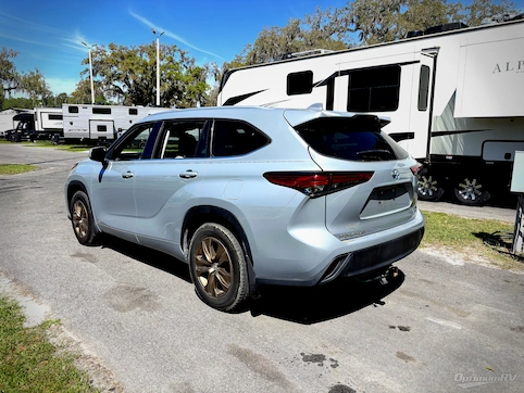 2022 Toyota Highlander Hybrid RV Photo 2
