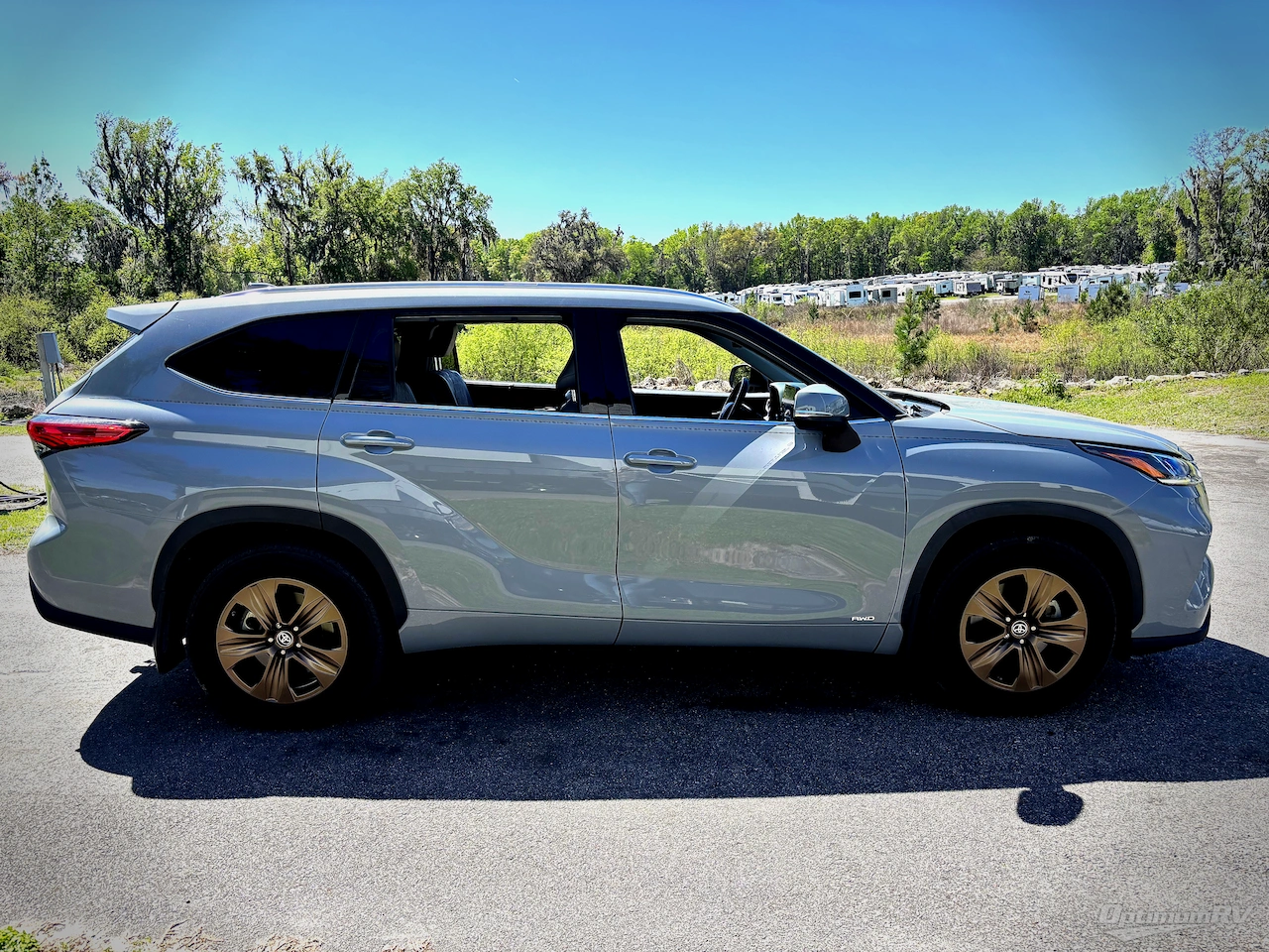 2022 Toyota Highlander Hybrid Photo 2
