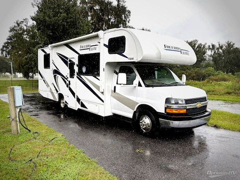 Used 2024 Thor FREEDOM ELITE 28HE Featured Photo