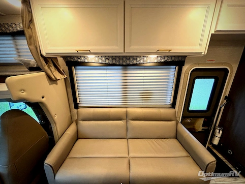 2026 Thor Four Winds 28HZ Chevy RV Photo 3