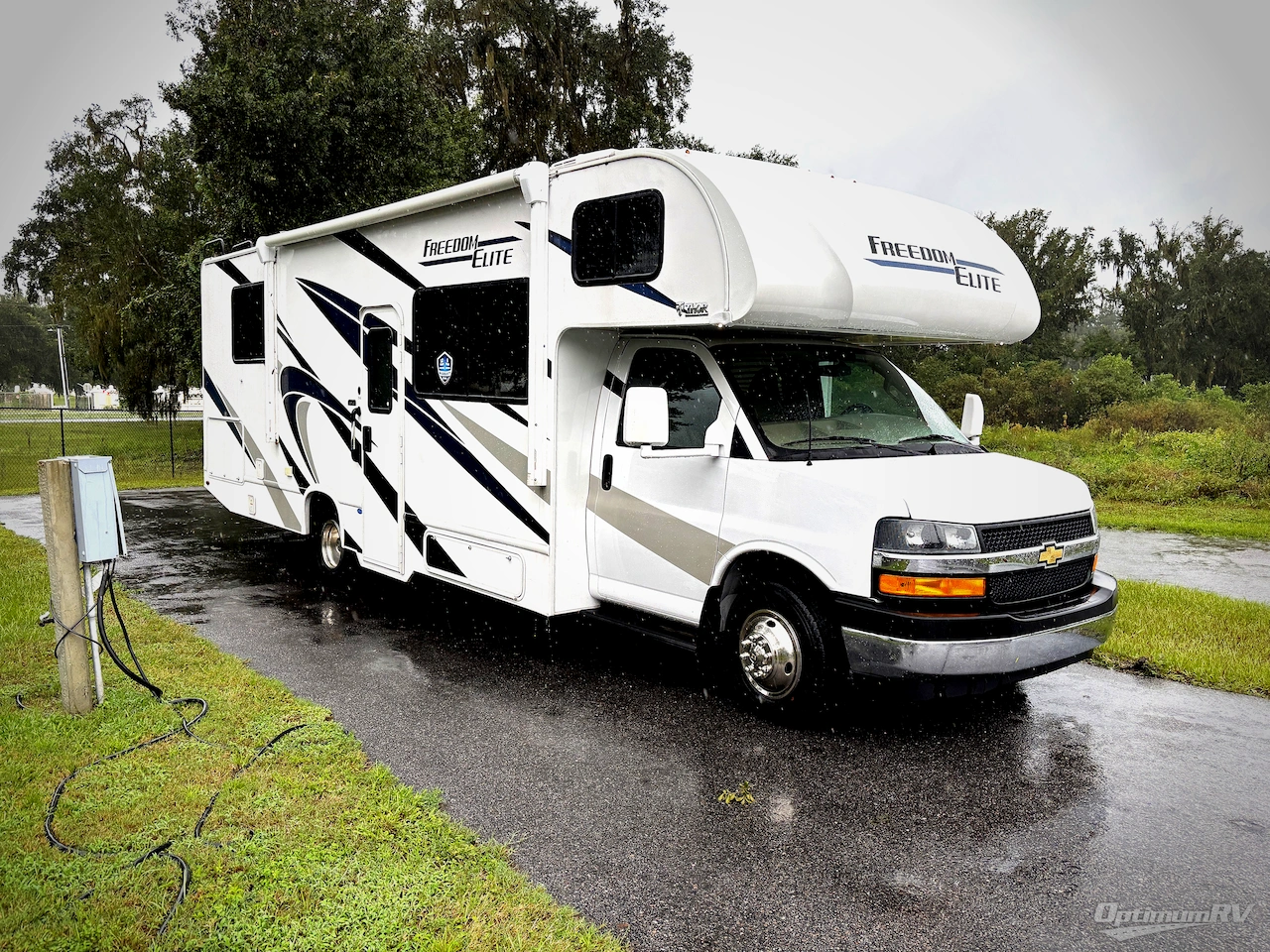 2026 Thor Four Winds 28HZ Chevy Photo 1
