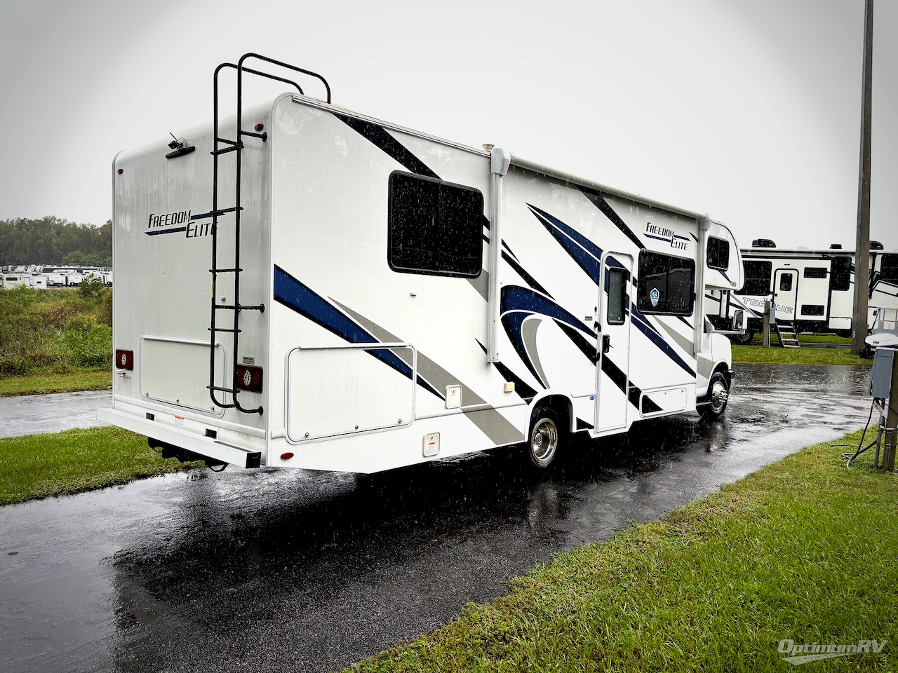 2026 Thor Four Winds 28HZ Chevy Photo 2
