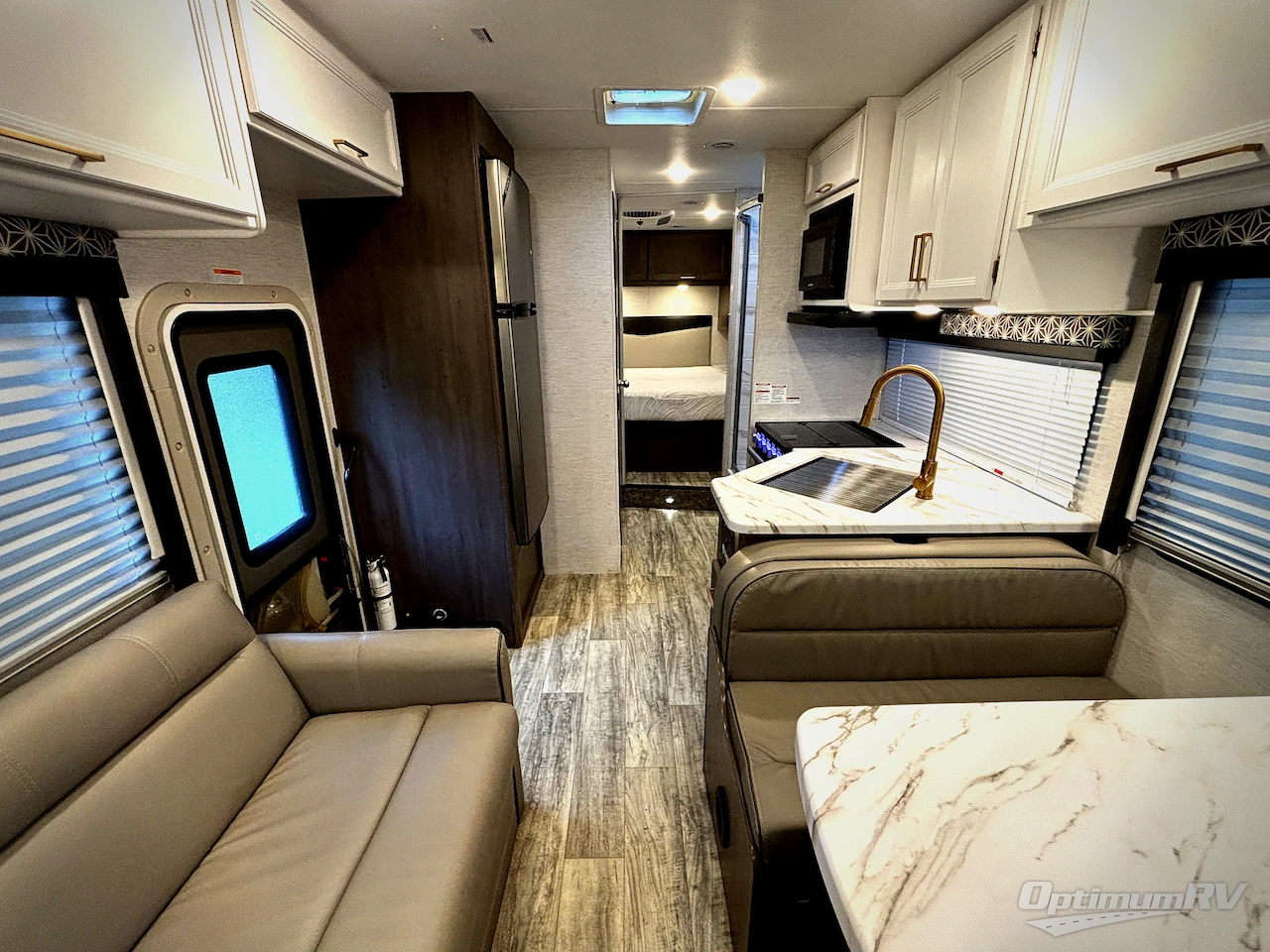 2026 Thor Four Winds 28HZ Chevy Photo 4