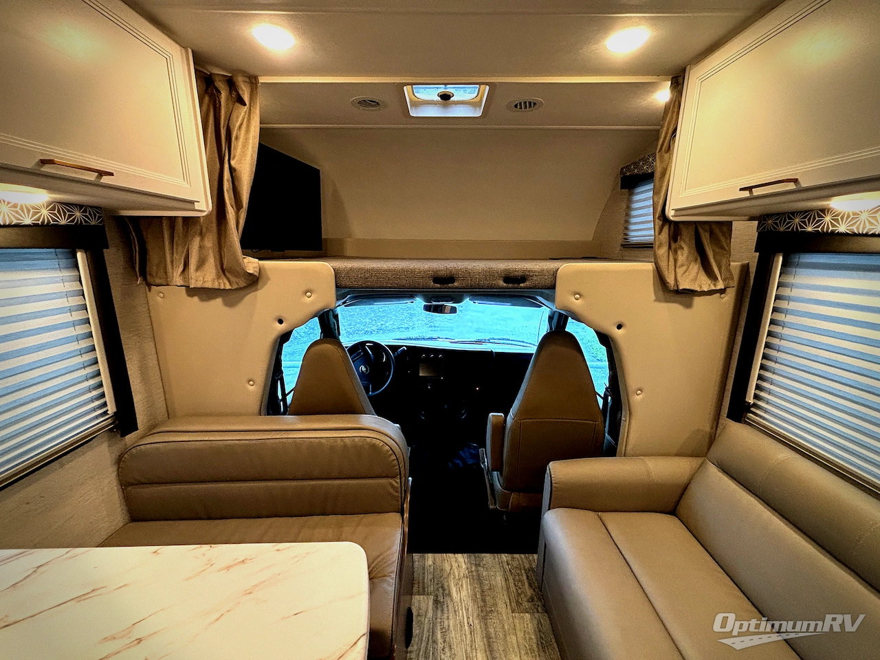 2026 Thor Four Winds 28HZ Chevy Photo 10