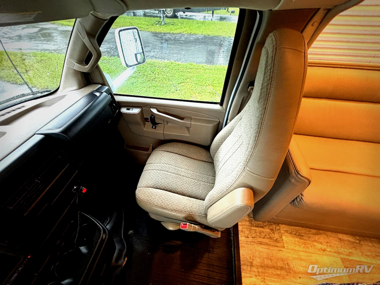 2026 Thor Four Winds 28HZ Chevy Photo 9