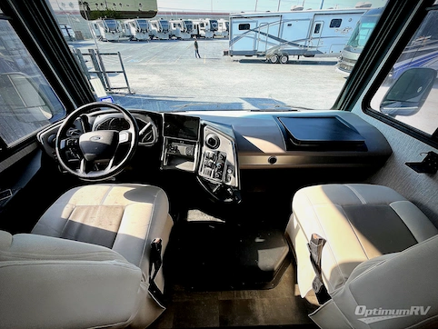 2021 Coachmen Pursuit 31BH RV Photo 2