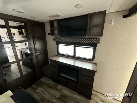 2021 KZ Durango Gold G382MBQ RV Photo 4