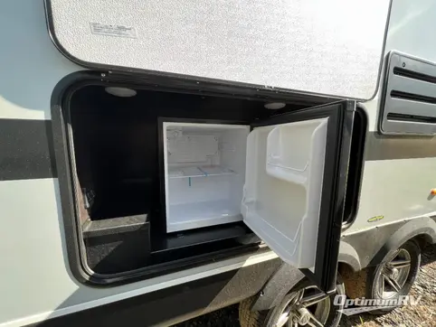 2022 Jayco Jay Feather 27BHB RV Photo 4