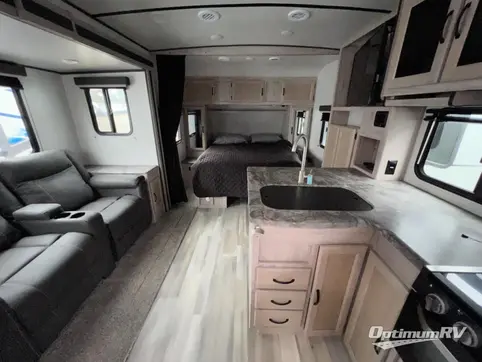 2021 Coachmen Spirit Ultra Lite 1943RB RV Photo 2
