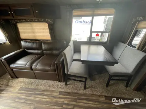 2017 Keystone Hideout 26RLS RV Photo 3