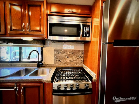 2017 Fleetwood Flair LXE 31W RV Photo 3