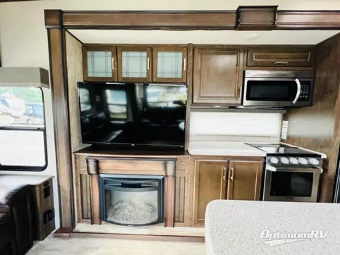 2020 Grand Design Solitude S-Class 2930RL-R RV Photo 2