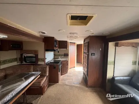 2011 Forest River Rockwood Wind Jammer 3065W RV Photo 2