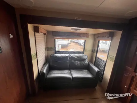 2011 Forest River Rockwood Wind Jammer 3065W RV Photo 3