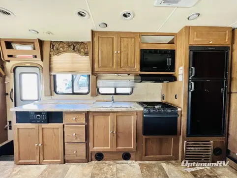 2016 Coachmen Leprechaun 319DS Ford 450 RV Photo 3