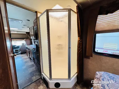 2016 Coachmen Leprechaun 319DS Ford 450 RV Photo 4