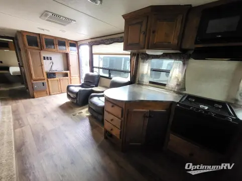 2015 Keystone Sprinter 295RKS RV Photo 2