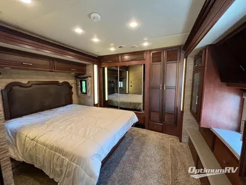 2017 Newmar Canyon Star 3513 RV Photo 2