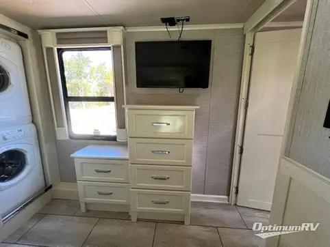 2020 VanLeigh Beacon 34RLB RV Photo 4