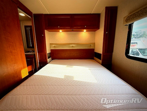 2017 Winnebago Vista 31BE RV Photo 4