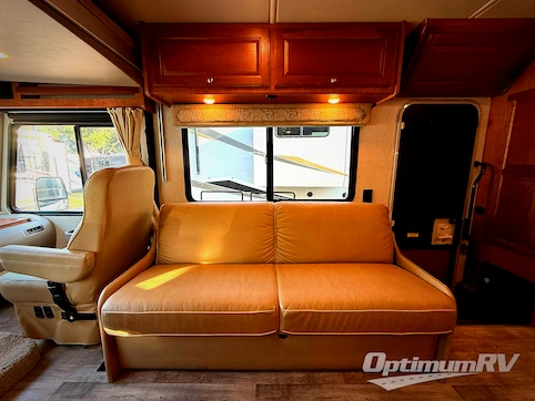 2017 Winnebago Vista 31BE RV Photo 2