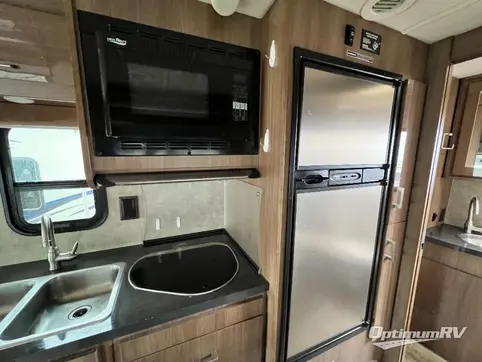 2013 Winnebago View 24M RV Photo 4