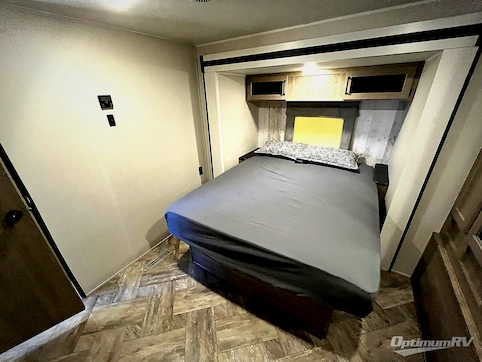 2023 Palomino Puma 32RBFQ2 RV Photo 4