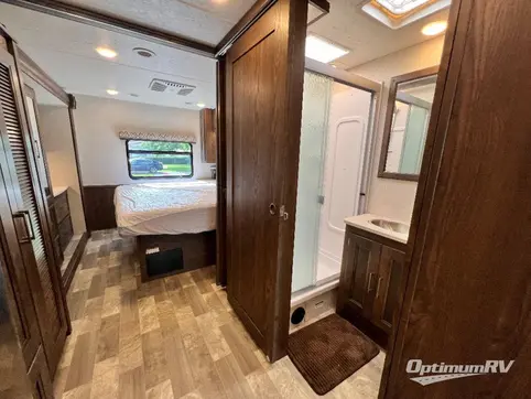 2020 Coachmen Mirada 35OS RV Photo 3