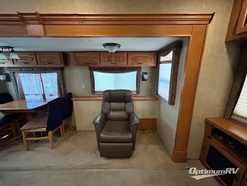 2011 Peterson Excel Winslow 34RLE RV Photo 2