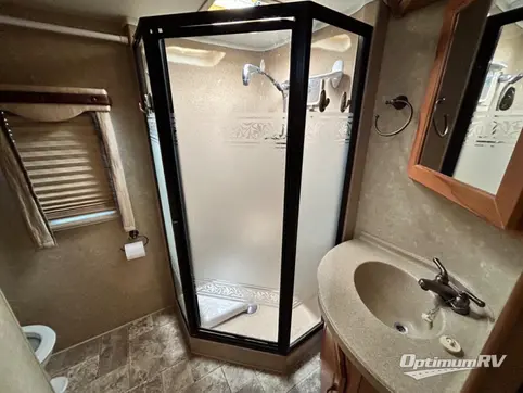 2011 Peterson Excel Winslow 34RLE RV Photo 4