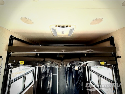 2018 Jayco Seismic 4114 RV Photo 4