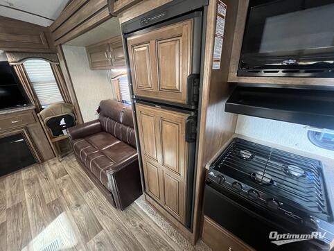 2016 Keystone Laredo Super Lite 297SRE RV Photo 3