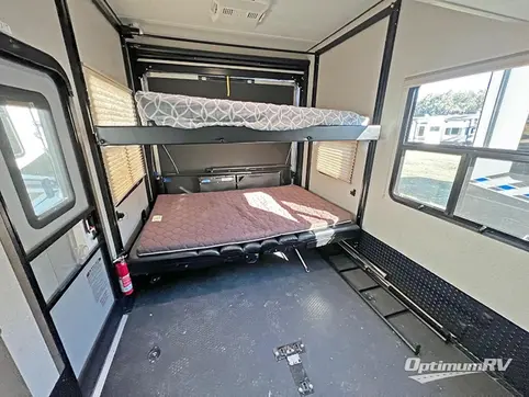2019 Dutchmen Voltage V3655 RV Photo 3